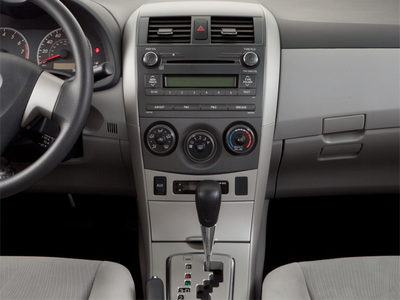 2013 Toyota Corolla LE Sedan 4D