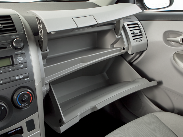 2013 Toyota Corolla LE Sedan 4D