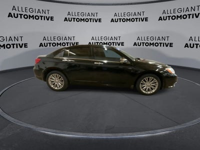 2012 Chrysler 200 Limited Sedan 4D