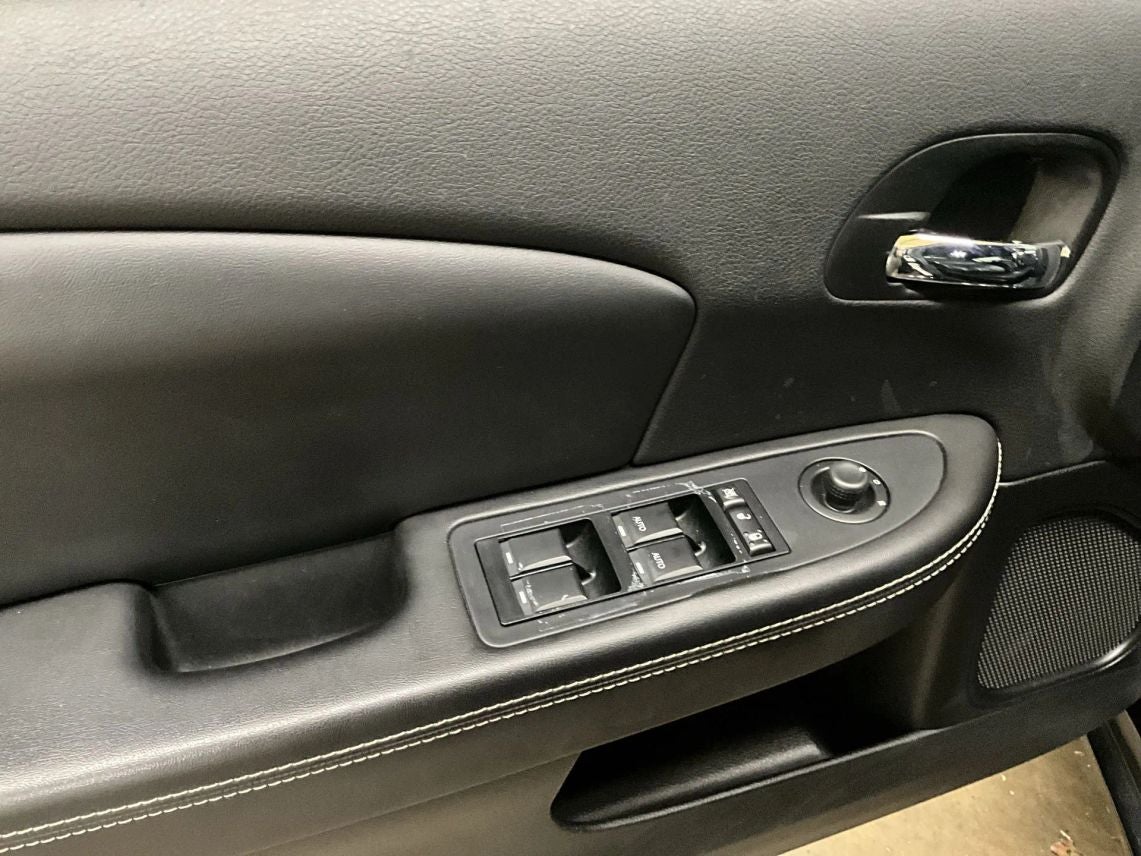 2012 Chrysler 200 Limited Sedan 4D