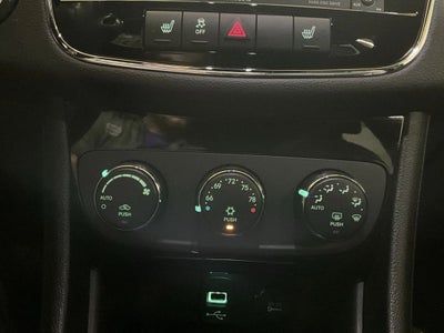 2012 Chrysler 200 Limited Sedan 4D