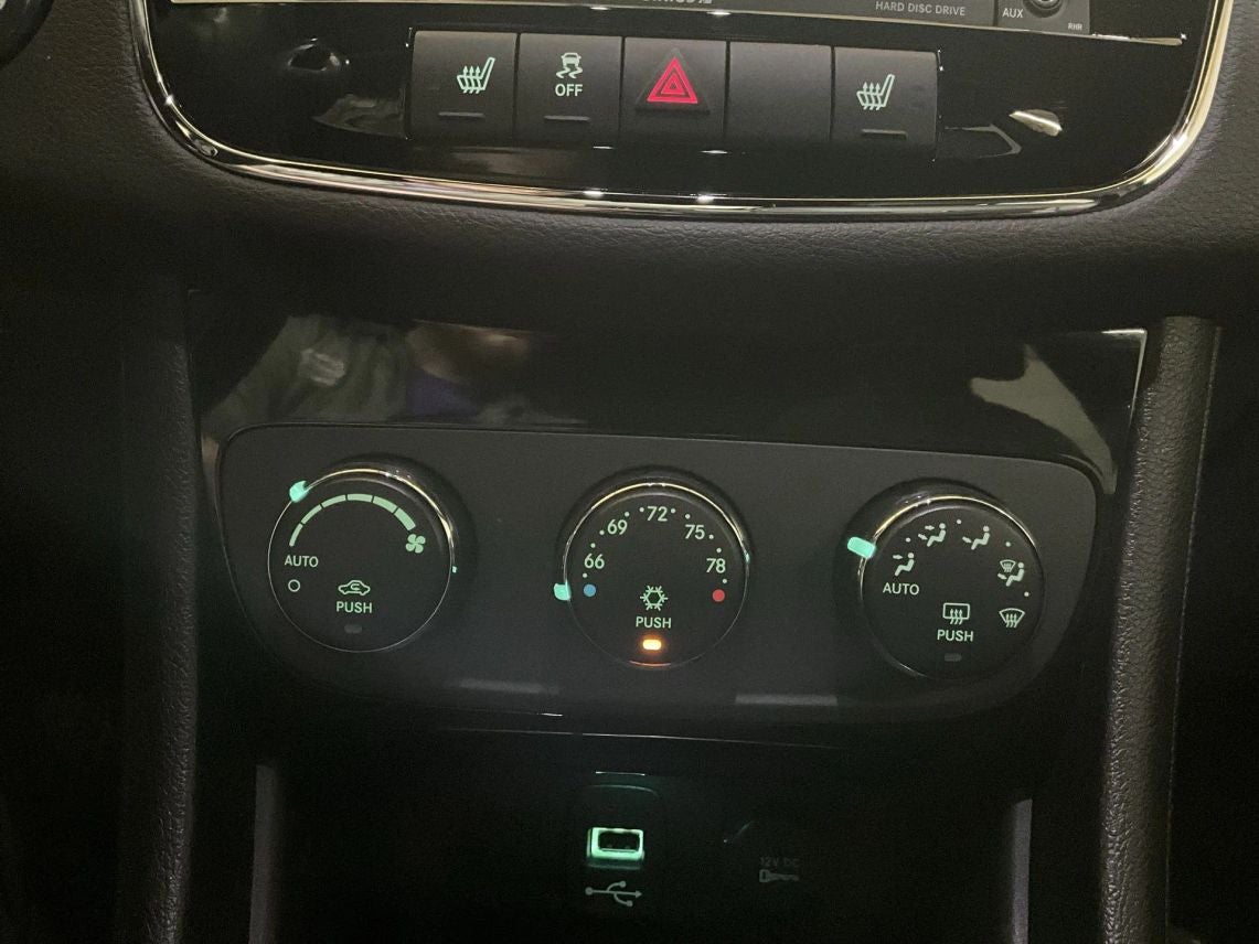 2012 Chrysler 200 Limited Sedan 4D