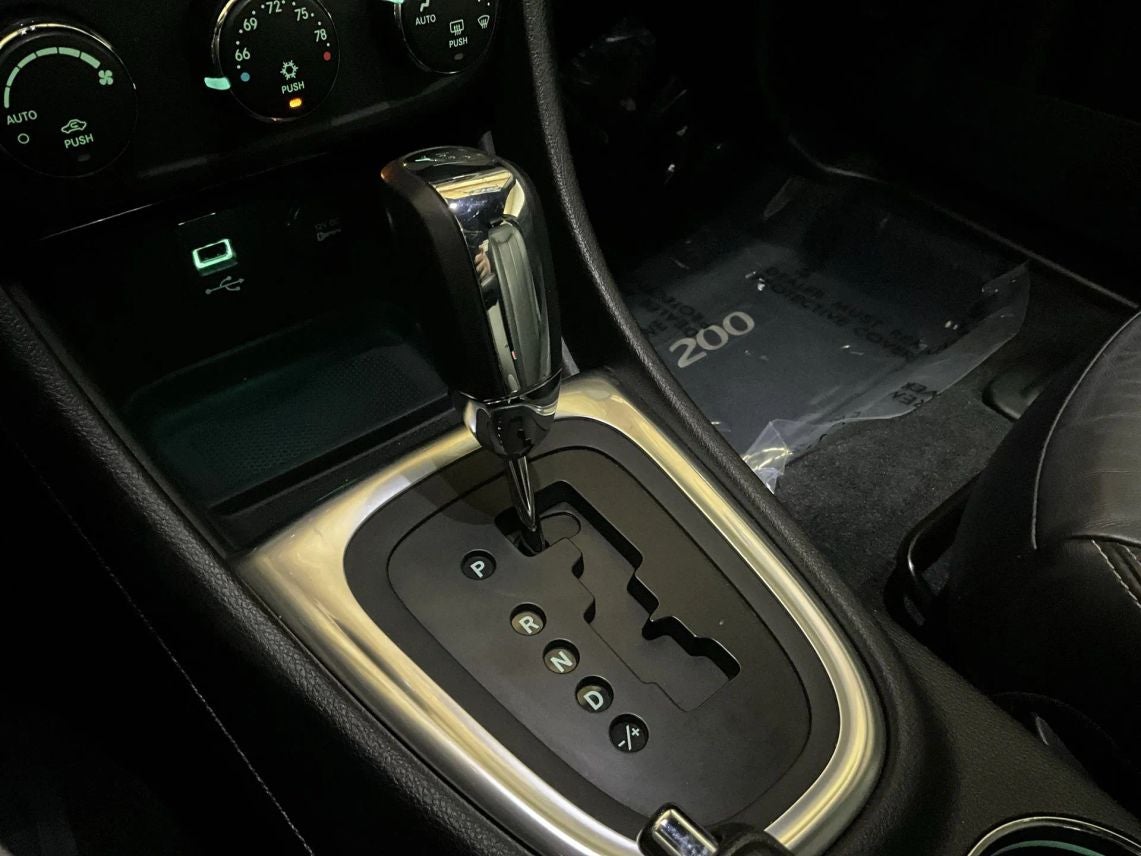 2012 Chrysler 200 Limited Sedan 4D