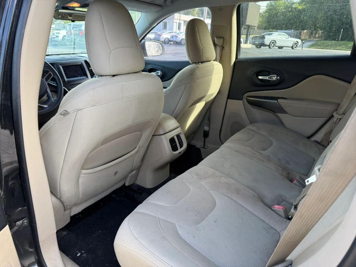 2019 Jeep Cherokee Latitude Sport Utility 4D