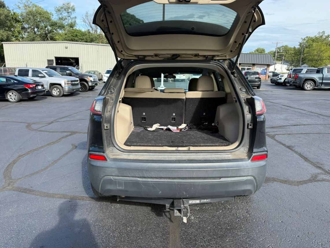 2019 Jeep Cherokee Latitude Sport Utility 4D