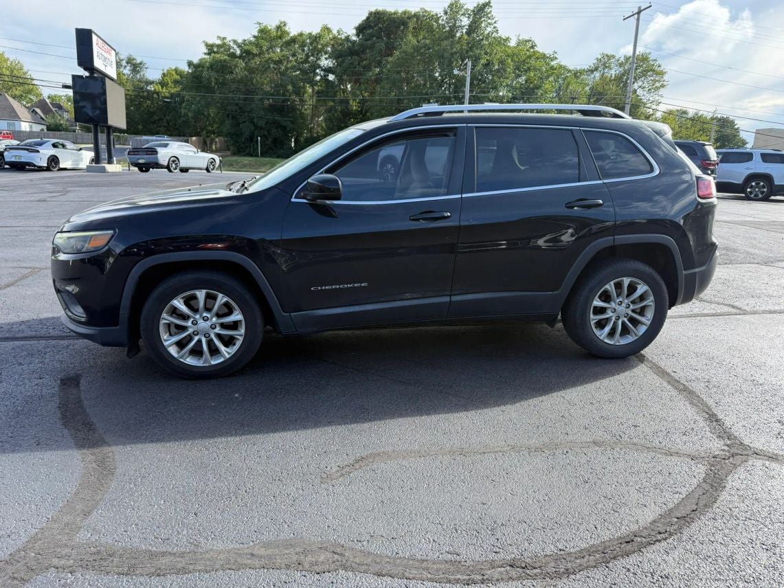 2019 Jeep Cherokee Latitude Sport Utility 4D