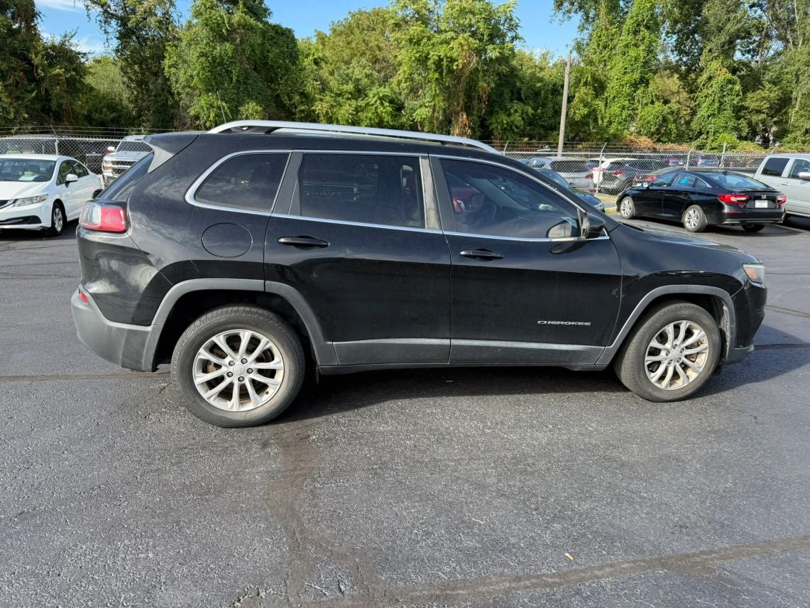 2019 Jeep Cherokee Latitude Sport Utility 4D