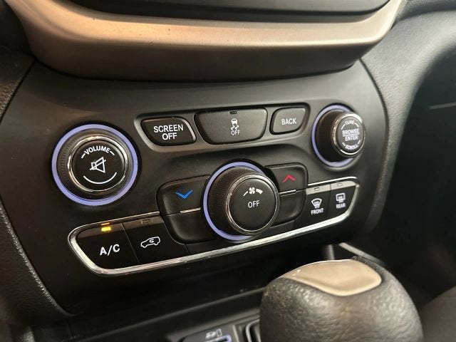 2016 Jeep Cherokee Latitude Sport Utility 4D