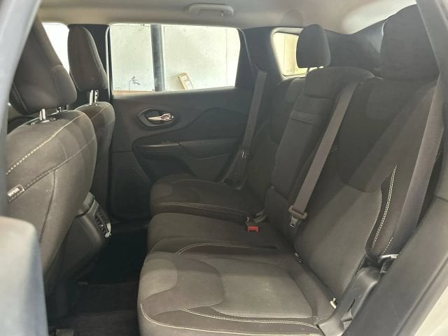 2016 Jeep Cherokee Latitude Sport Utility 4D