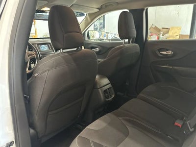 2016 Jeep Cherokee Latitude Sport Utility 4D