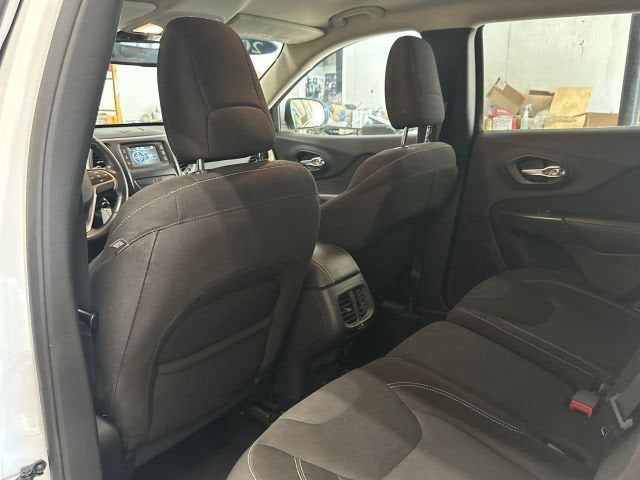 2016 Jeep Cherokee Latitude Sport Utility 4D
