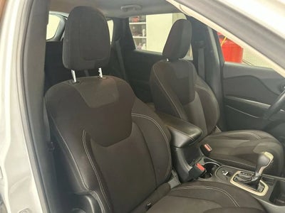 2016 Jeep Cherokee Latitude Sport Utility 4D