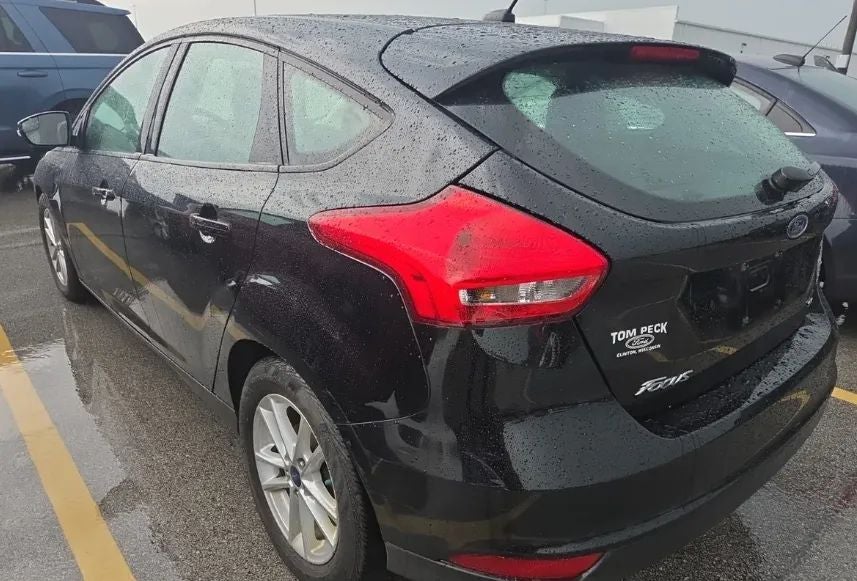2017 Ford Focus SE Hatchback 4D
