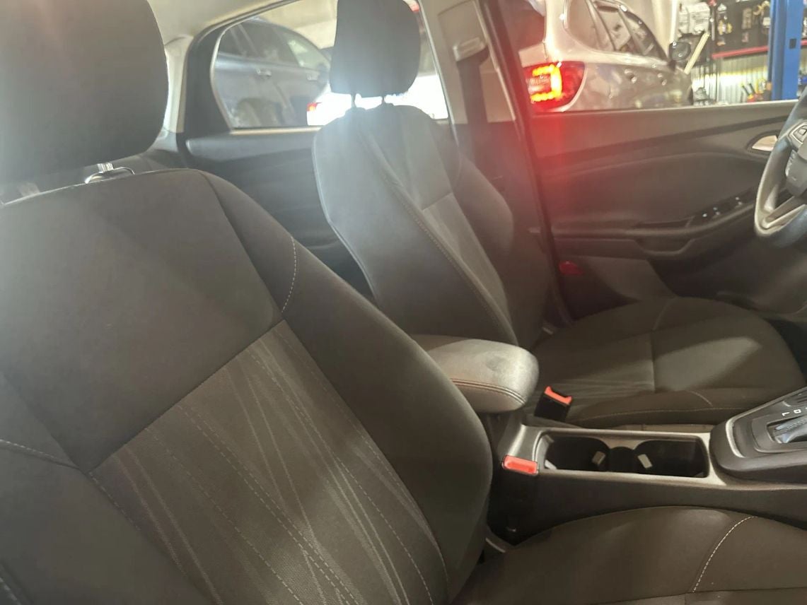 2017 Ford Focus SE Hatchback 4D