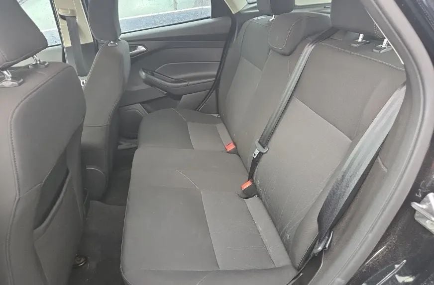 2017 Ford Focus SE Hatchback 4D