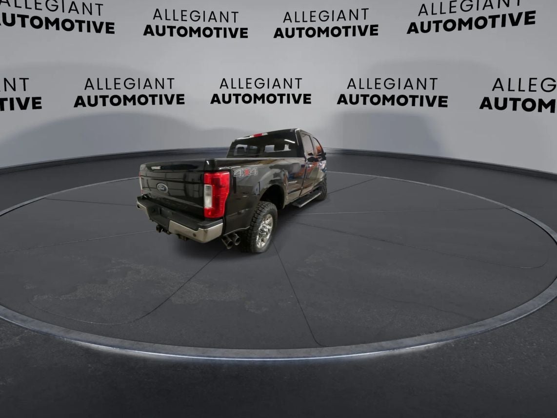 2017 Ford F350 Super Duty Crew Cab Lariat Pickup 4D 8 ft