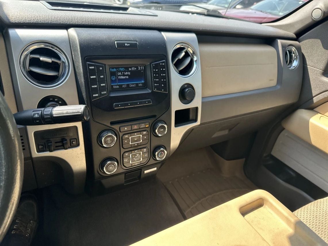 2013 Ford F150 SuperCrew Cab XLT Pickup 4D 5 1/2 ft