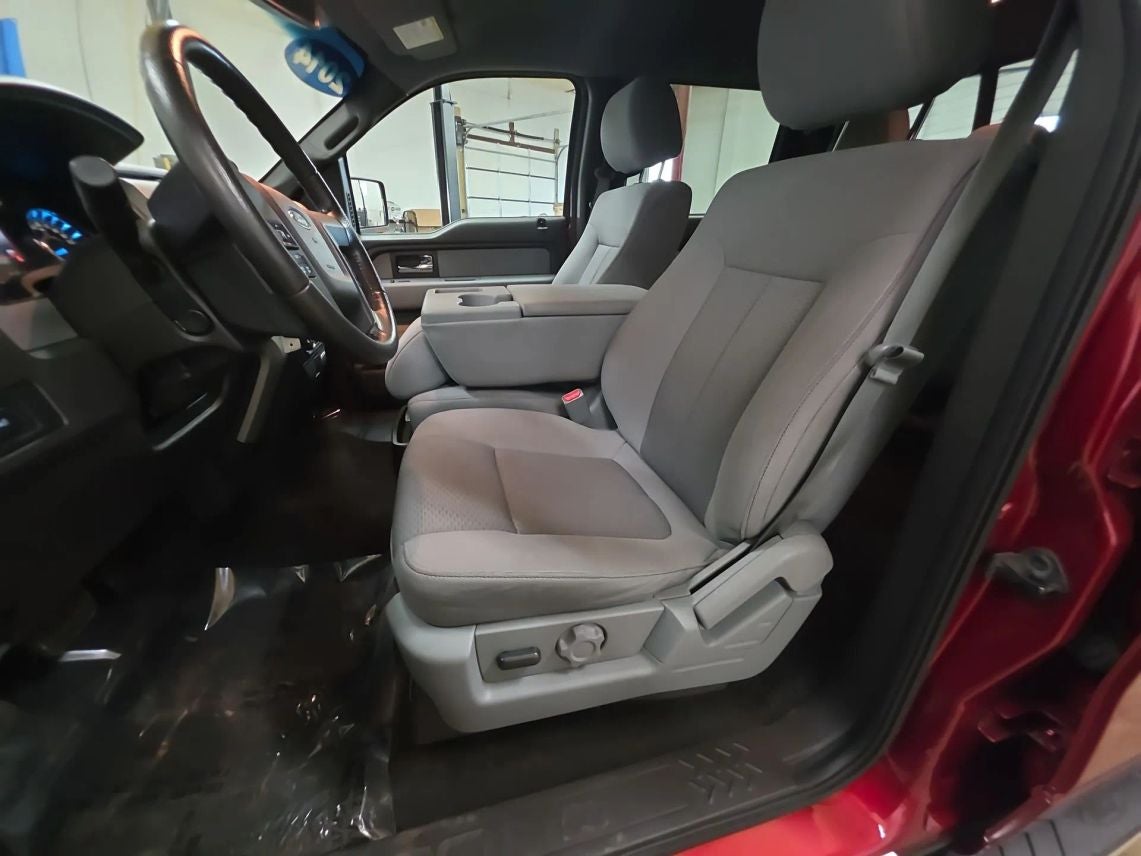 2014 Ford F150 SuperCrew Cab XLT Pickup 4D 5 1/2 ft