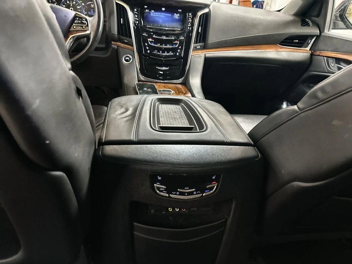 2015 Cadillac Escalade Luxury Sport Utility 4D