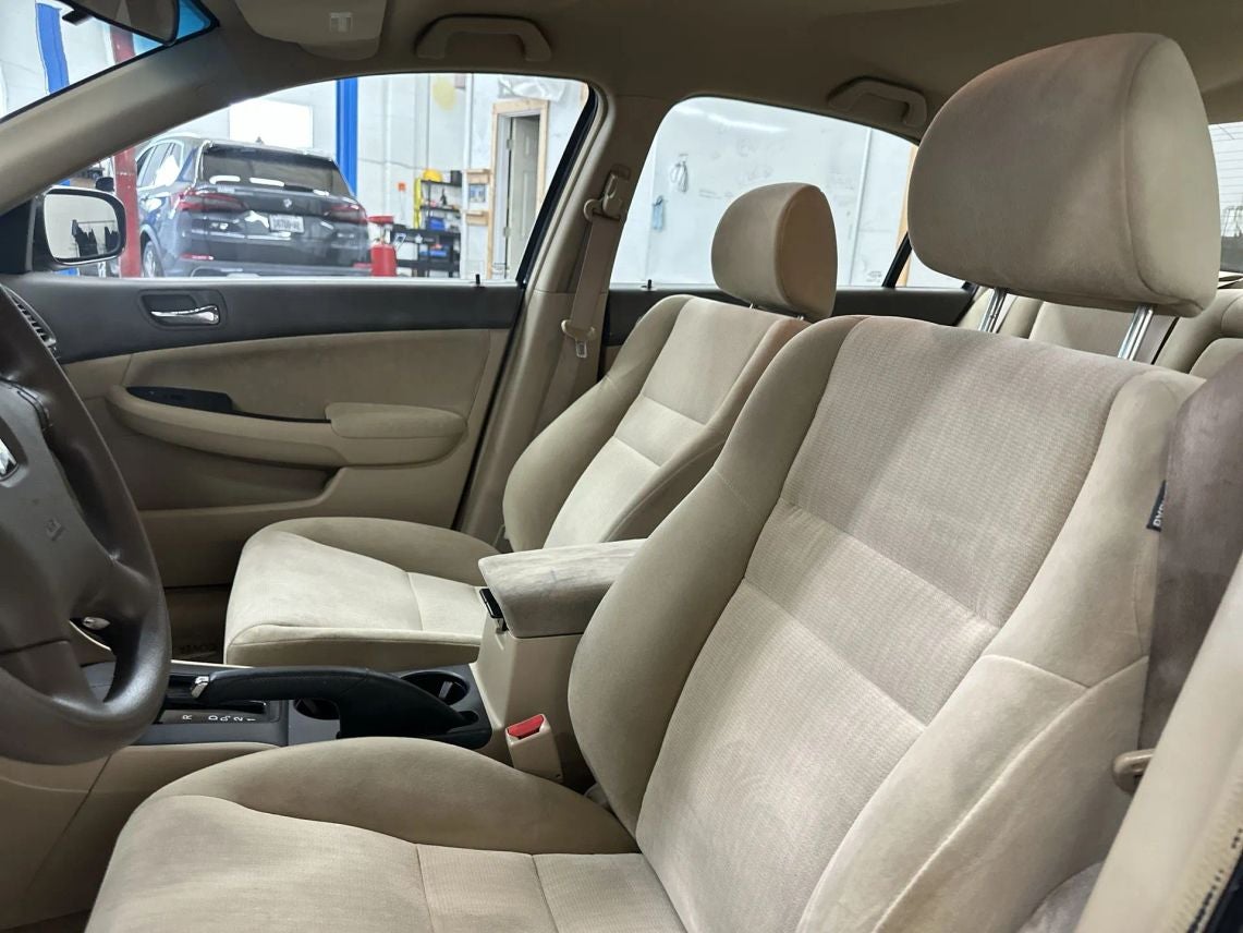 2005 Honda Accord LX Sedan 4D