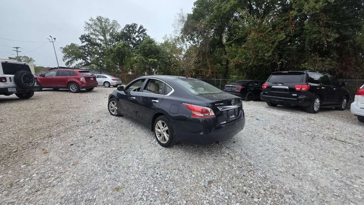 2015 Nissan Altima 2.5 SV Sedan 4D