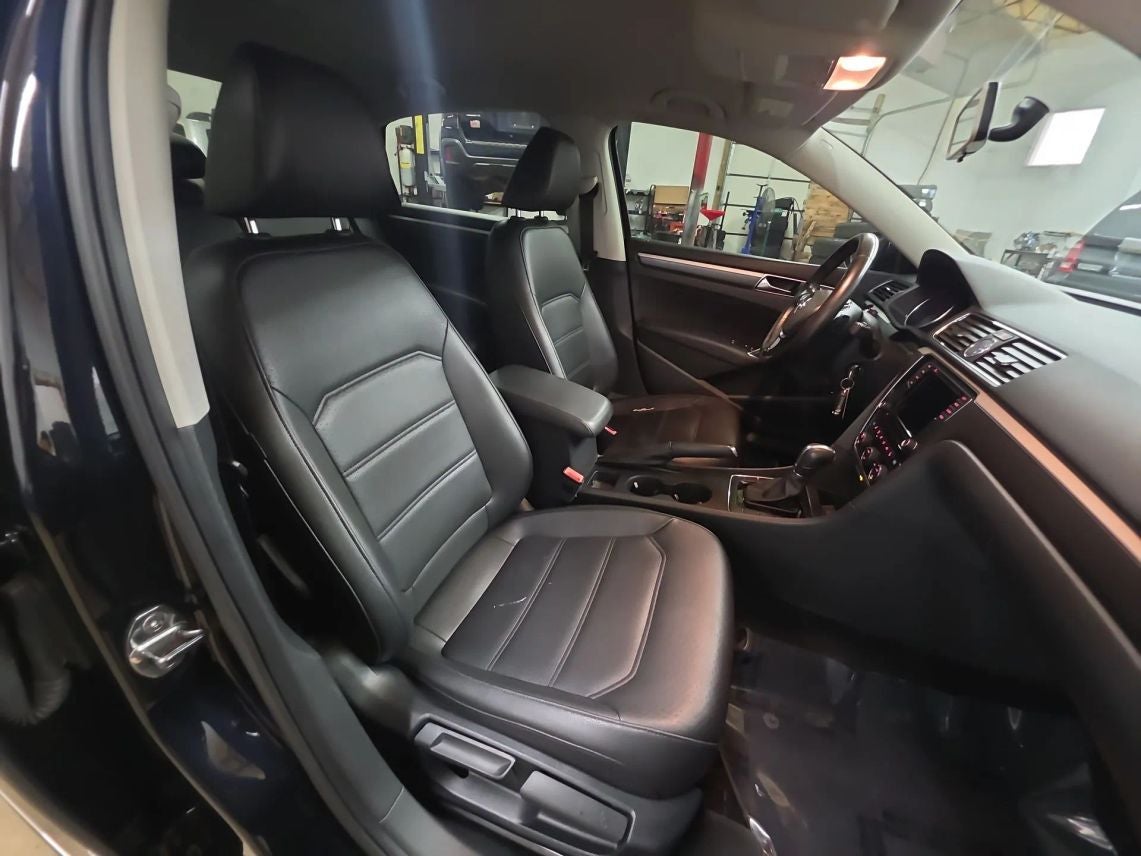 2017 Volkswagen Passat 1.8T R-Line Sedan 4D