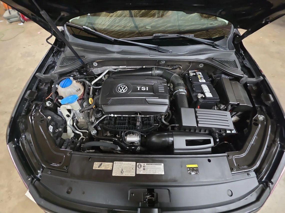 2017 Volkswagen Passat 1.8T R-Line Sedan 4D