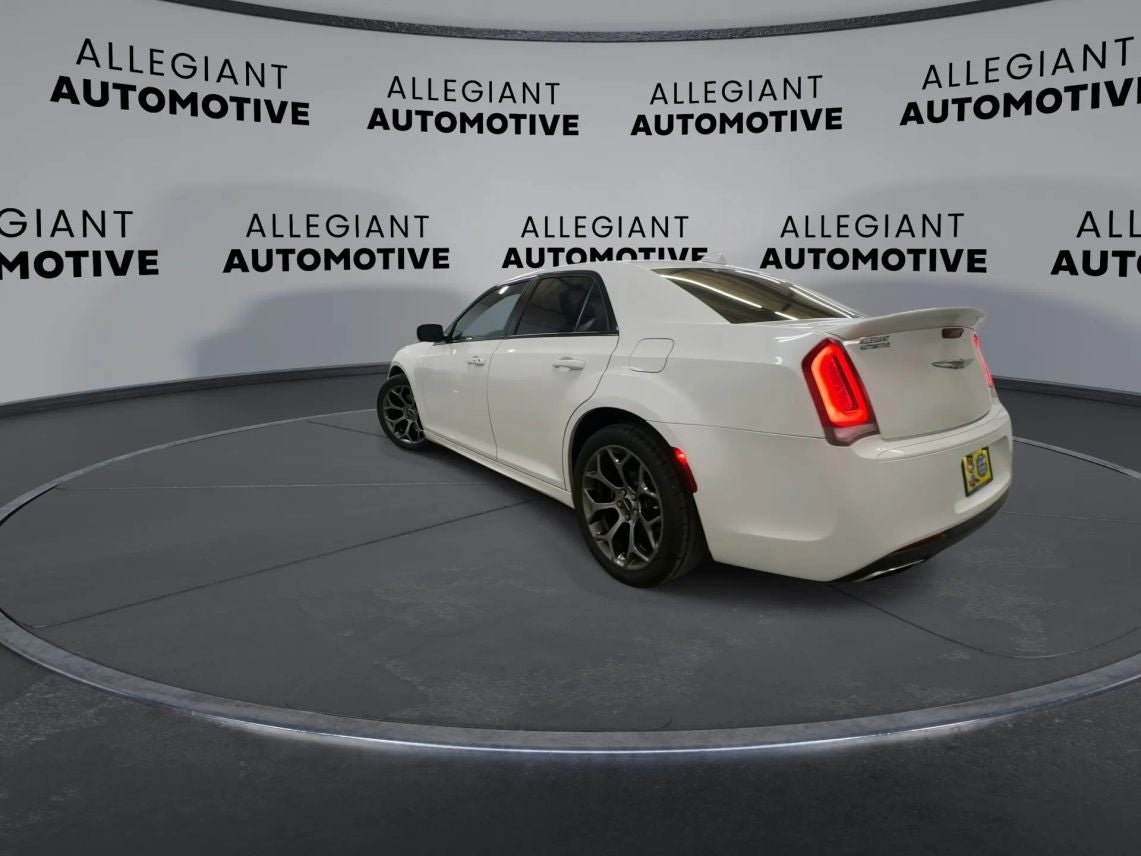 2018 Chrysler 300 300S Sedan 4D