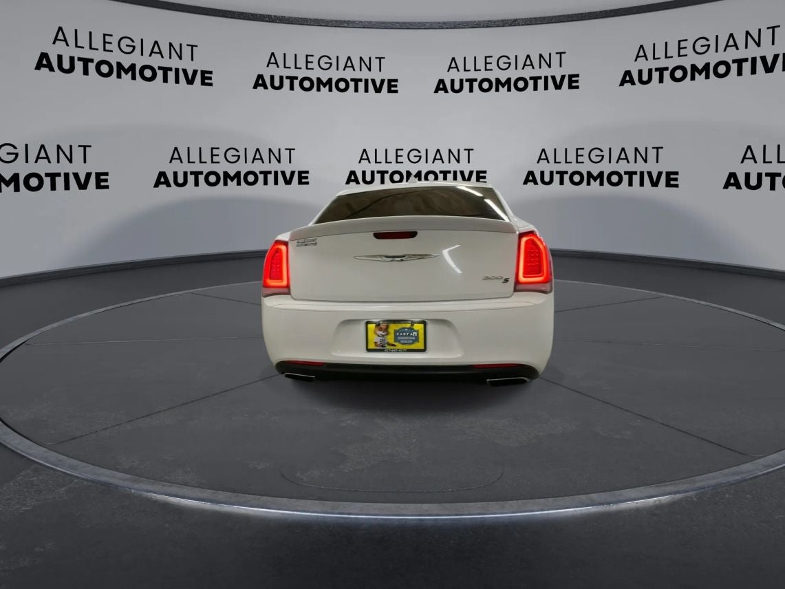 2018 Chrysler 300 300S Sedan 4D