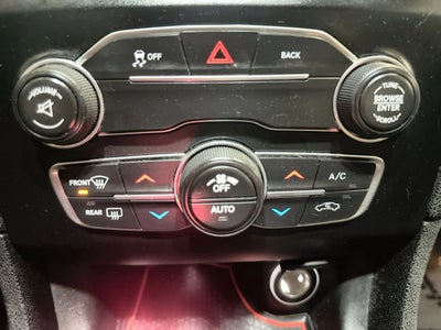 2016 Dodge Charger SXT Sedan 4D