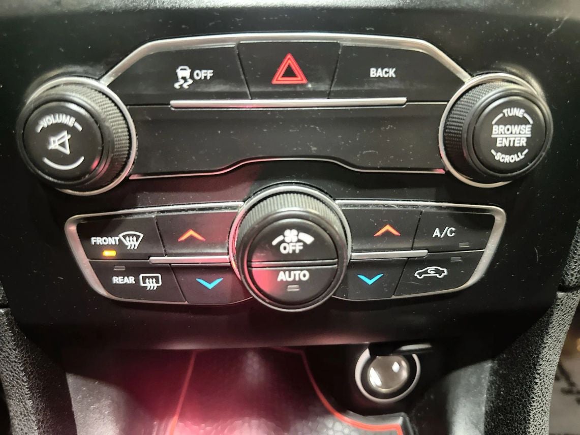 2016 Dodge Charger SXT Sedan 4D