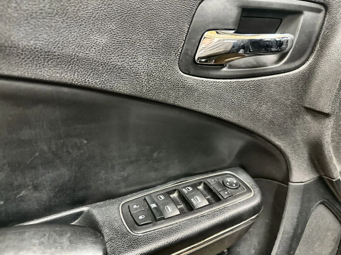 2014 Dodge Charger SXT Sedan 4D