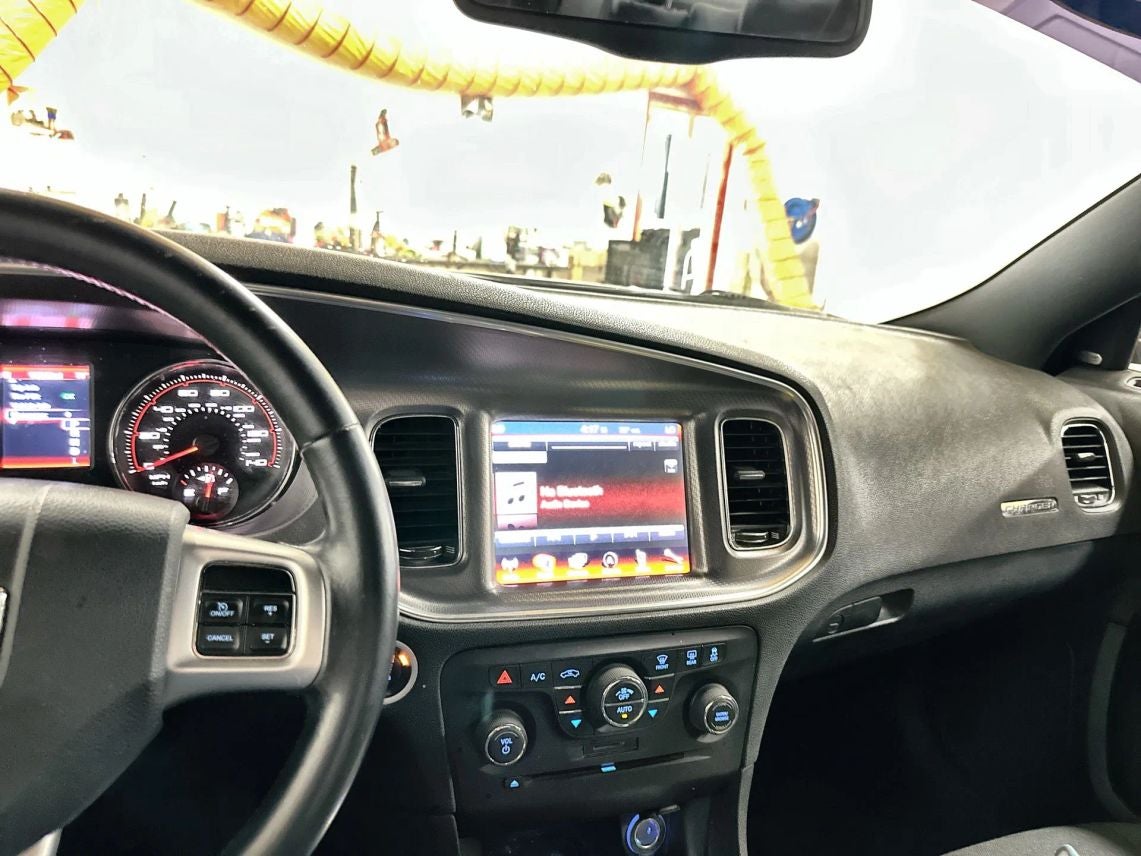 2014 Dodge Charger SXT Sedan 4D