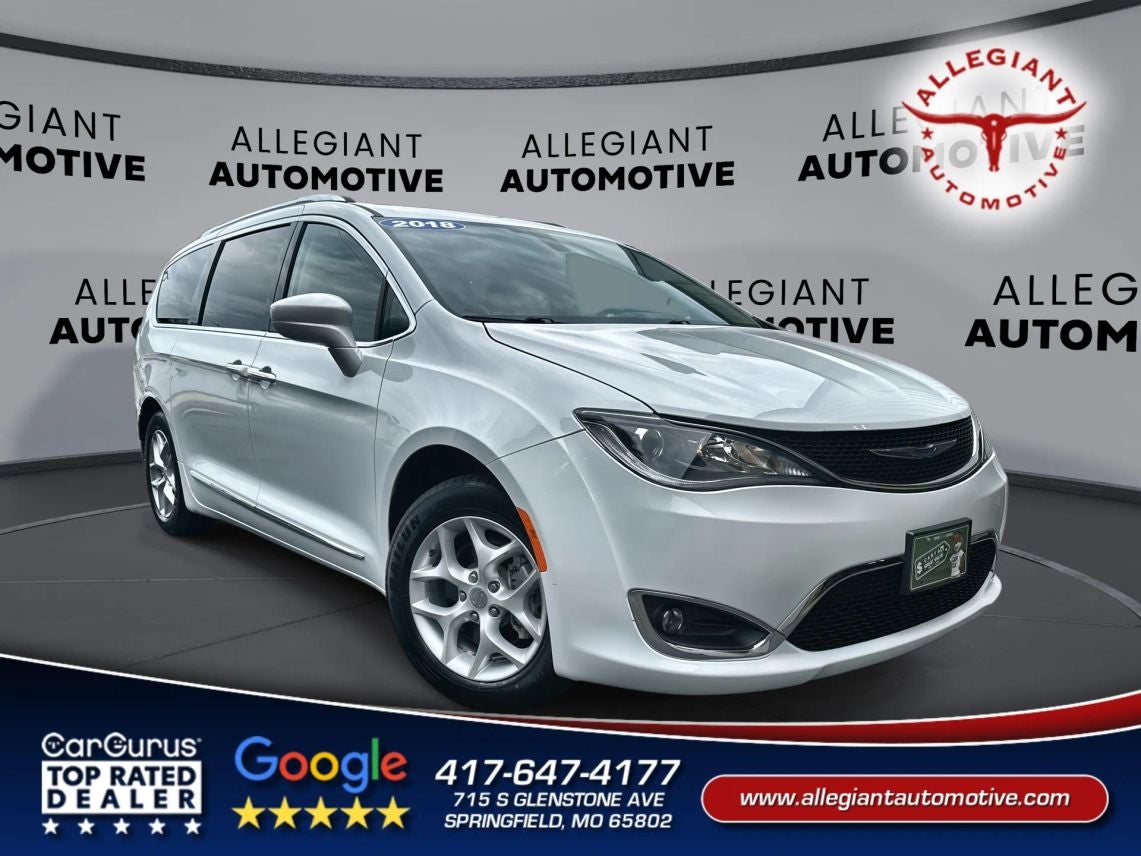 2018 Chrysler Pacifica Touring L Minivan 4D