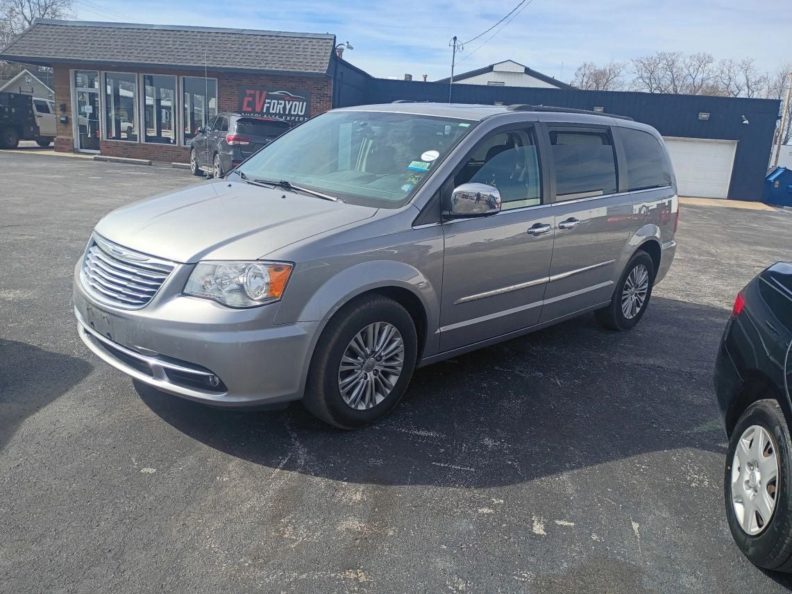 2016 Chrysler Town & Country Anniversary Edition Minivan 4D