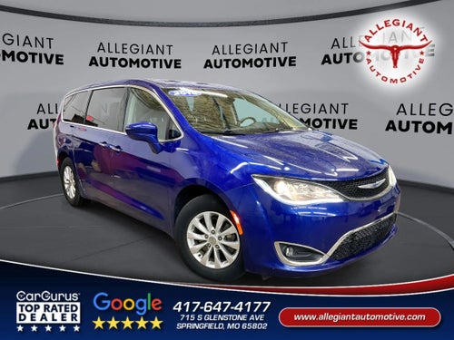 2018 Chrysler Pacifica Touring Plus Minivan 4D