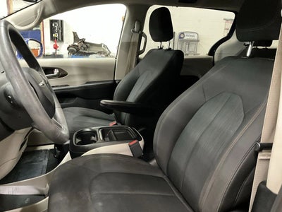 2018 Chrysler Pacifica Touring Plus Minivan 4D