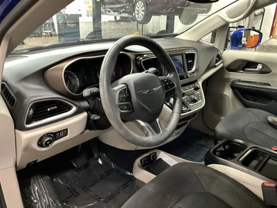 2018 Chrysler Pacifica Touring Plus Minivan 4D