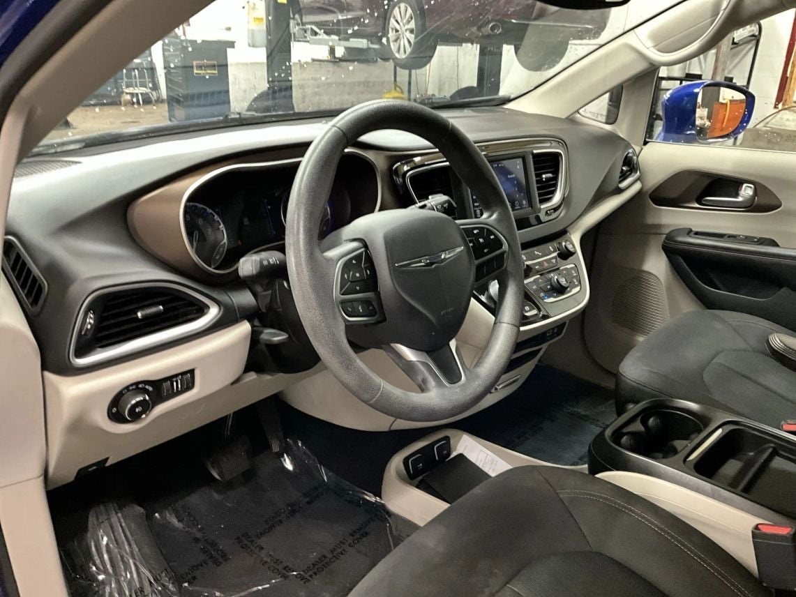 2018 Chrysler Pacifica Touring Plus Minivan 4D