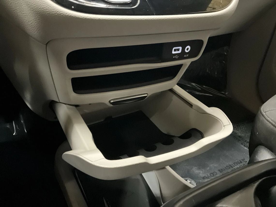 2018 Chrysler Pacifica Touring Plus Minivan 4D