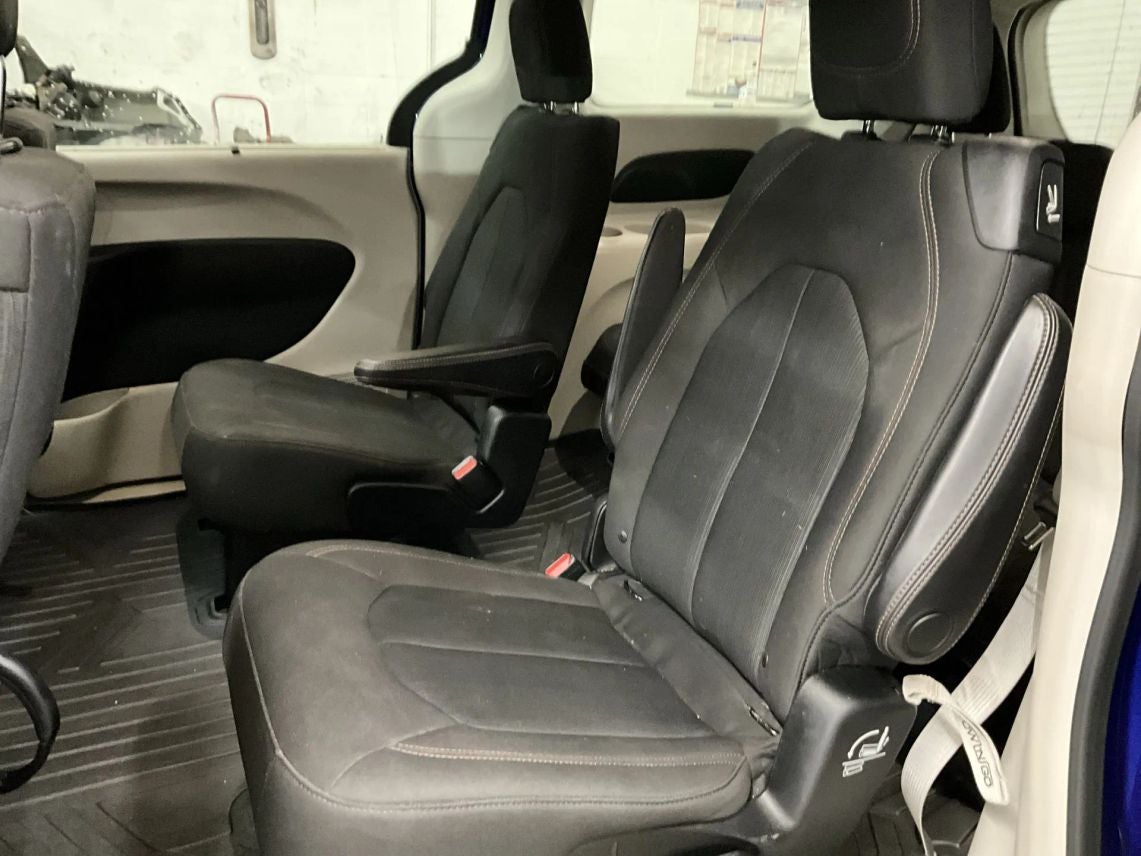 2018 Chrysler Pacifica Touring Plus Minivan 4D