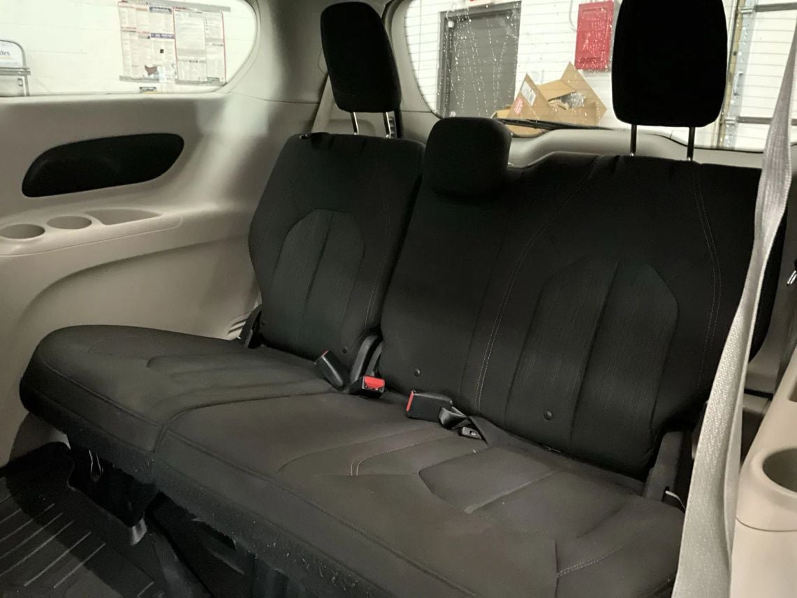 2018 Chrysler Pacifica Touring Plus Minivan 4D