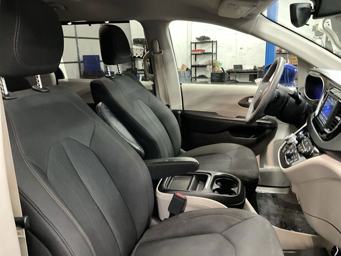2018 Chrysler Pacifica Touring Plus Minivan 4D