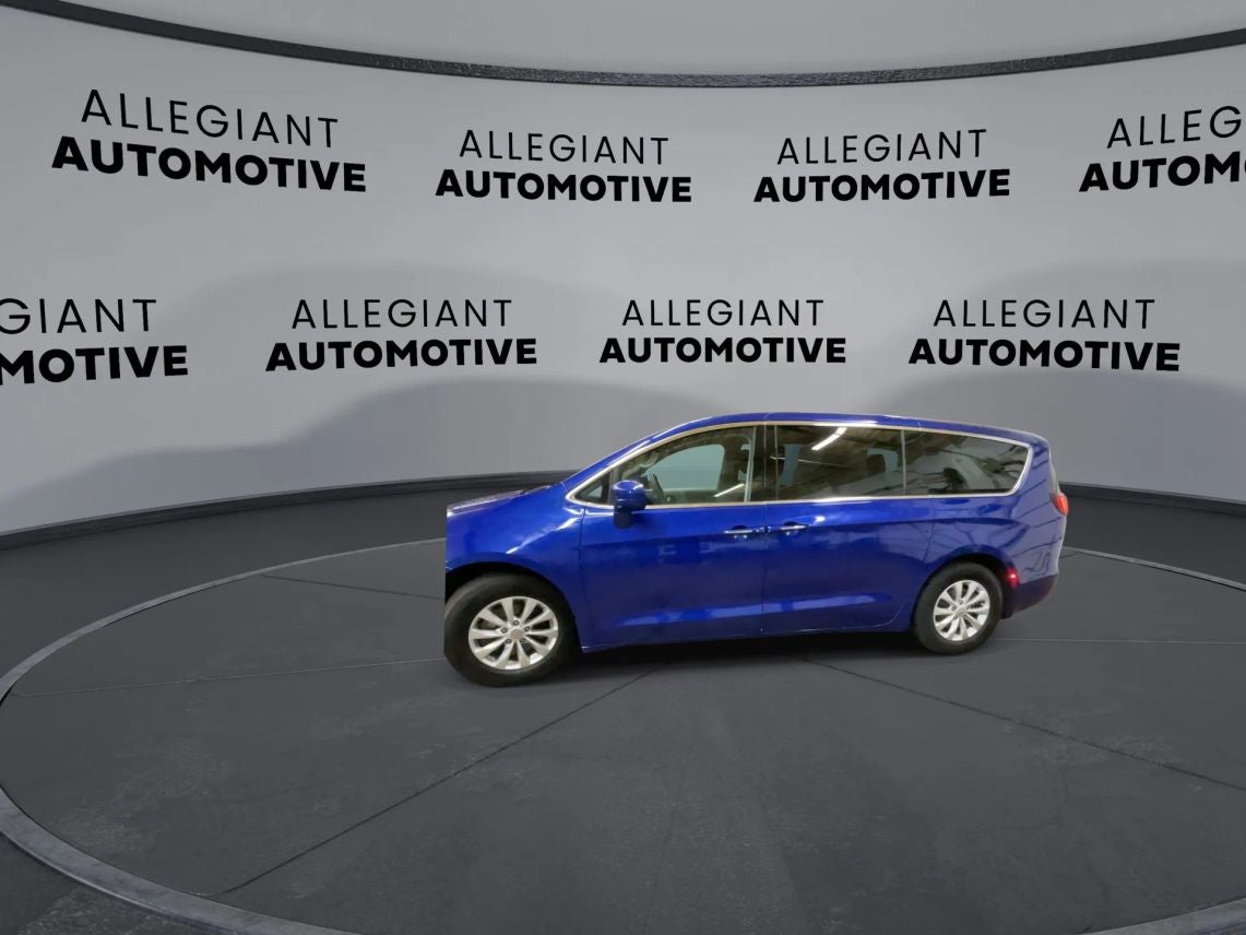 2018 Chrysler Pacifica Touring Plus Minivan 4D