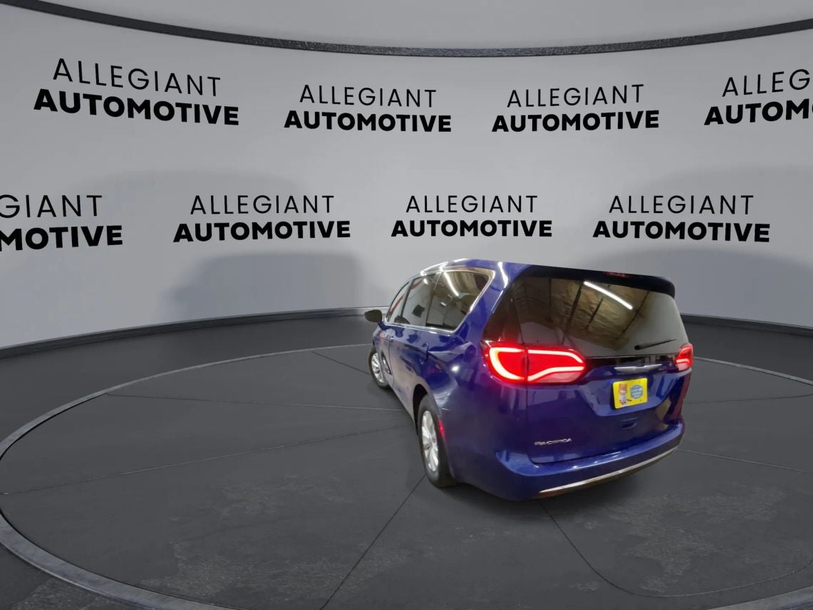 2018 Chrysler Pacifica Touring Plus Minivan 4D