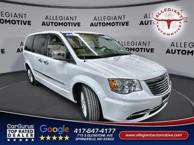 2014 Chrysler Town & Country Limited Minivan 4D
