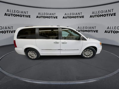 2014 Chrysler Town & Country Limited Minivan 4D