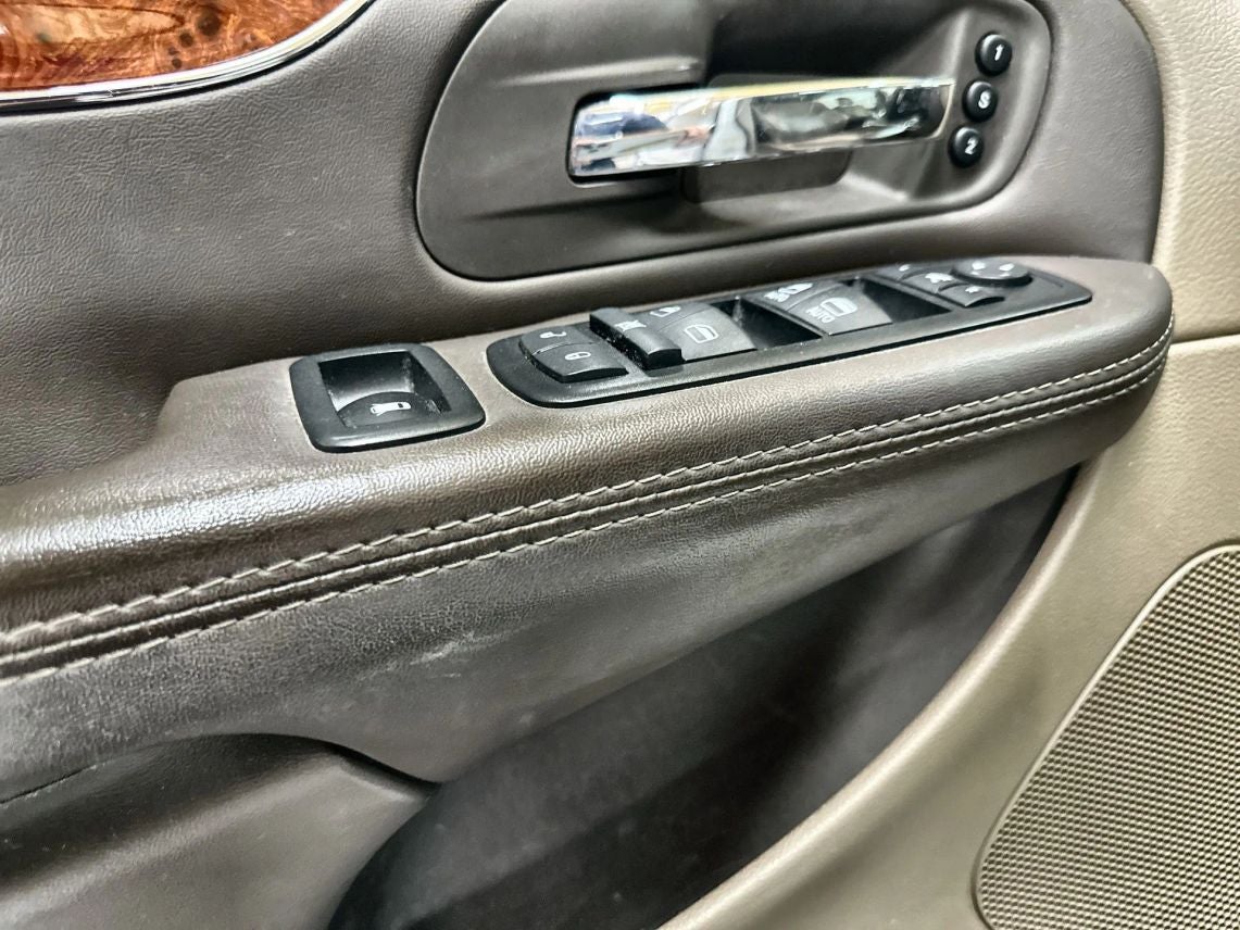 2014 Chrysler Town & Country Limited Minivan 4D