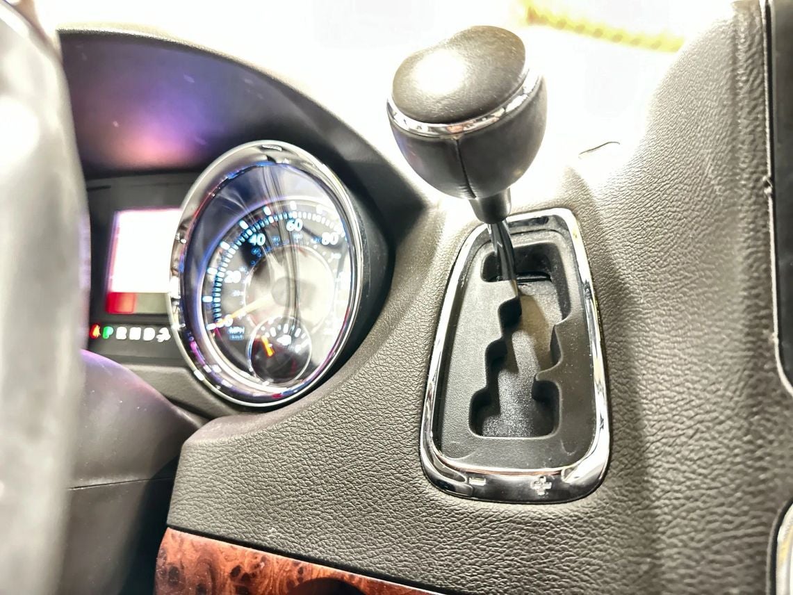 2014 Chrysler Town & Country Limited Minivan 4D