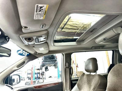 2014 Chrysler Town & Country Limited Minivan 4D